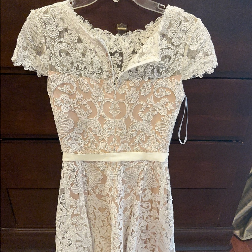 Tadashi Shoji Cream Flutter Sleeve Wedding Dress